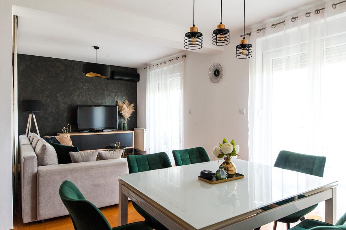 Arena Appartement Osijek Buitenkant foto