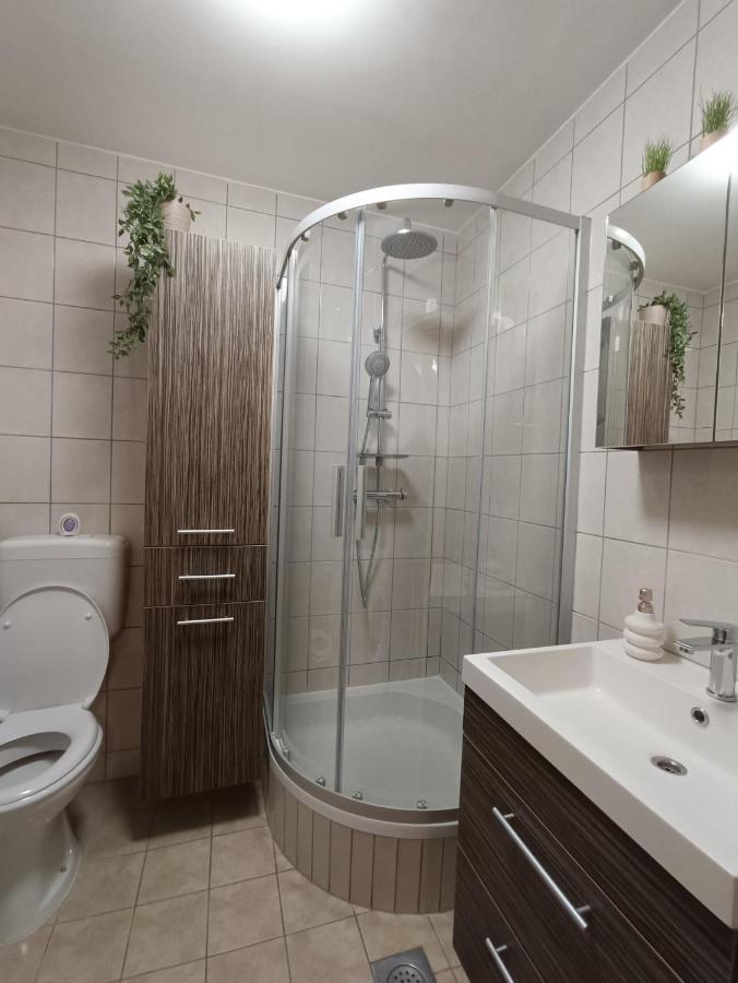 Arena Appartement Osijek Buitenkant foto