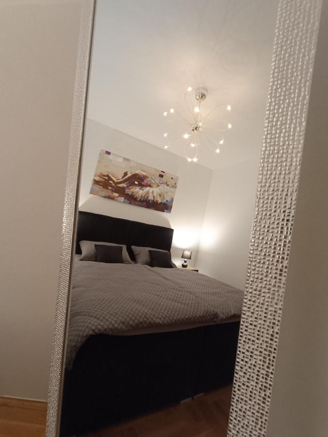 Arena Appartement Osijek Buitenkant foto