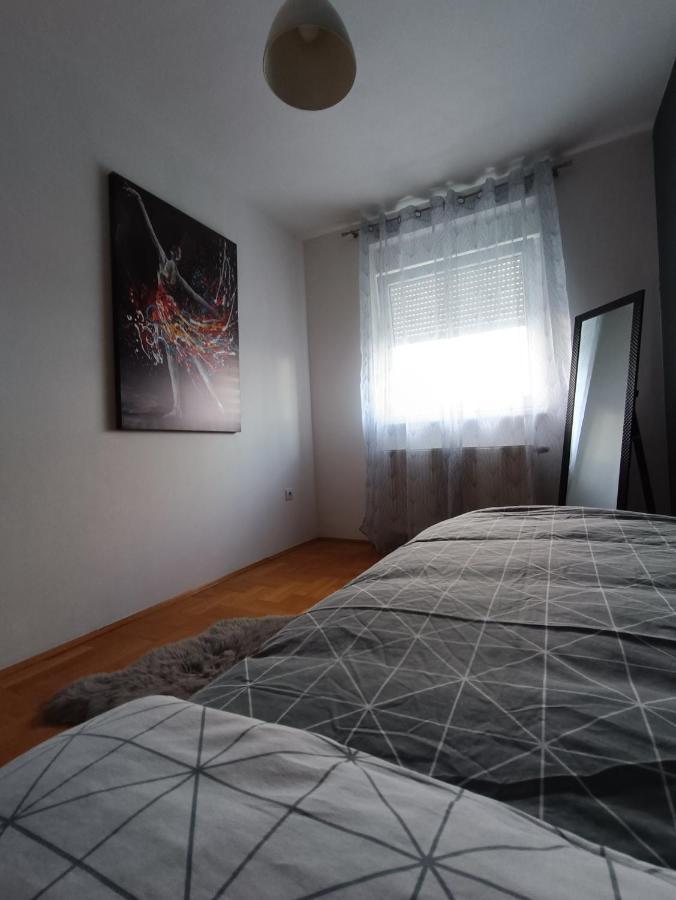 Arena Appartement Osijek Buitenkant foto