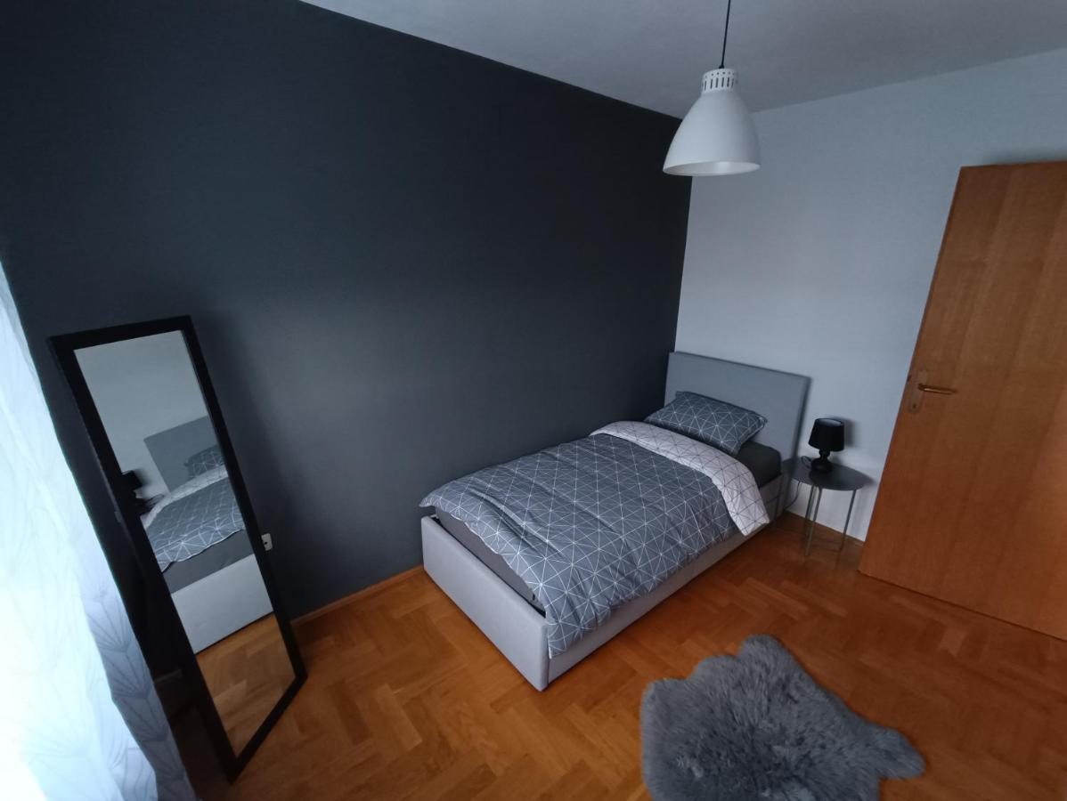 Arena Appartement Osijek Buitenkant foto