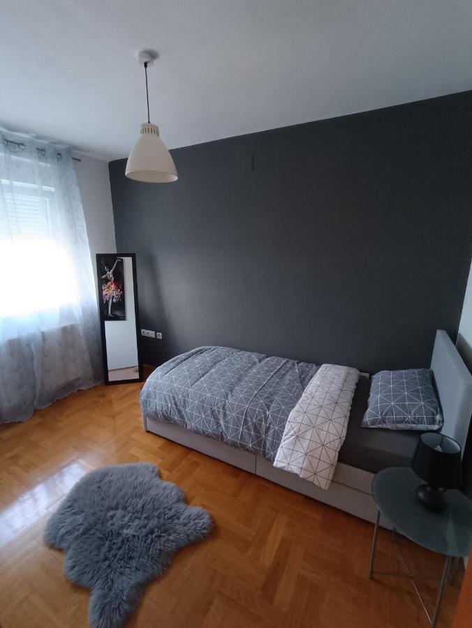 Arena Appartement Osijek Buitenkant foto