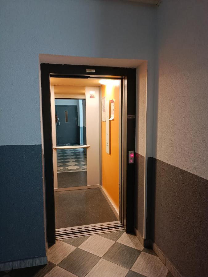 Arena Appartement Osijek Buitenkant foto