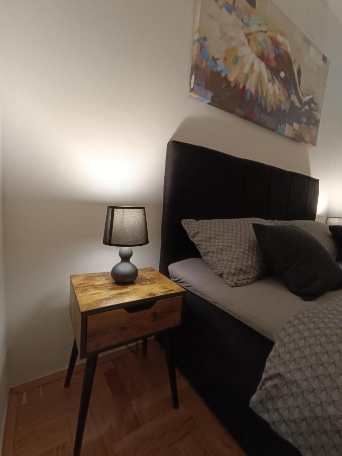 Arena Appartement Osijek Buitenkant foto