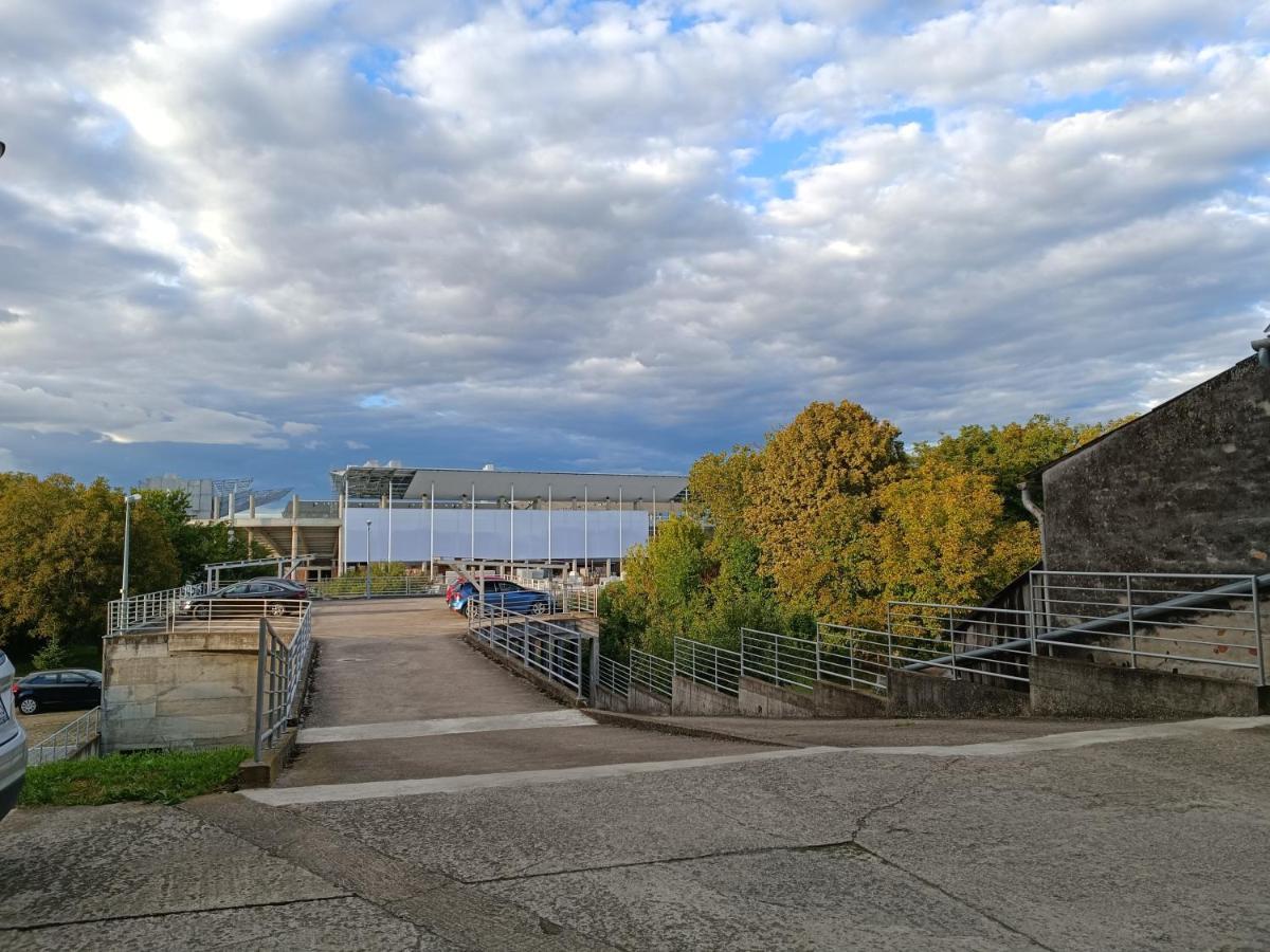 Arena Appartement Osijek Buitenkant foto